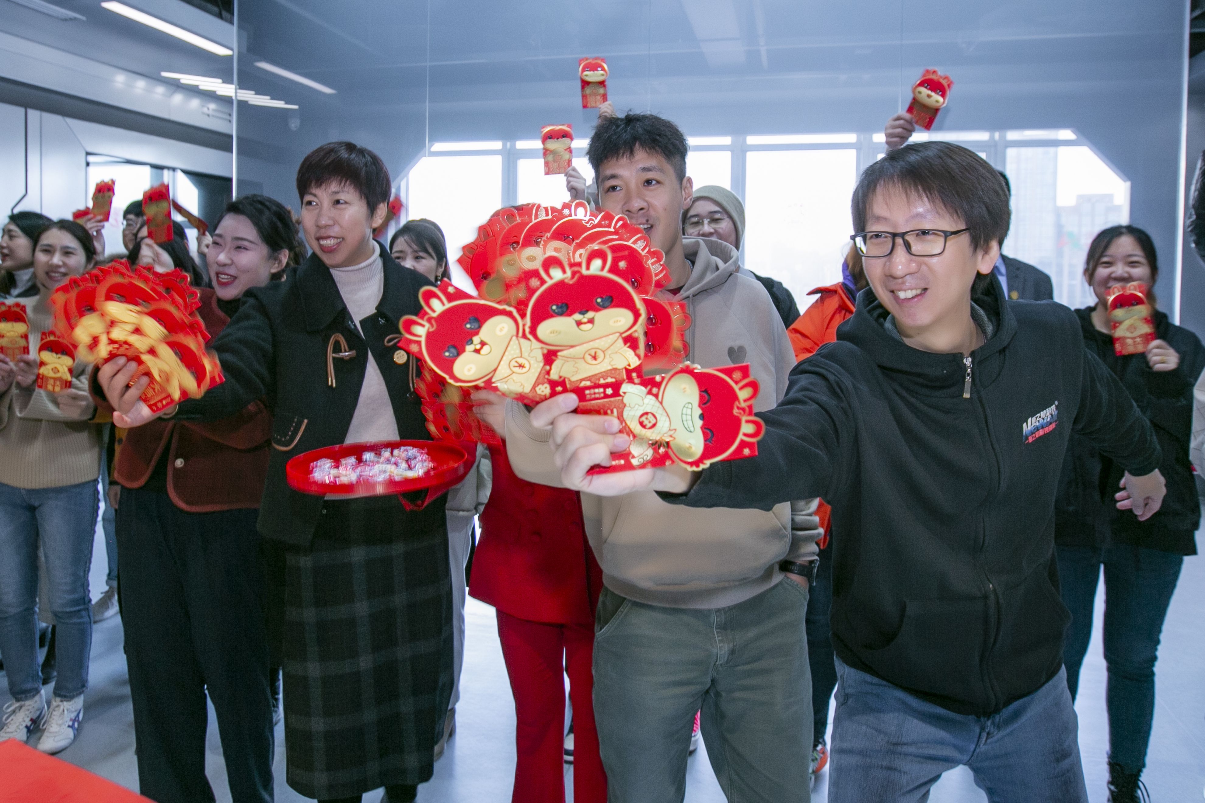 新之航喜迎开门“红”，2023“兔”飞猛进！